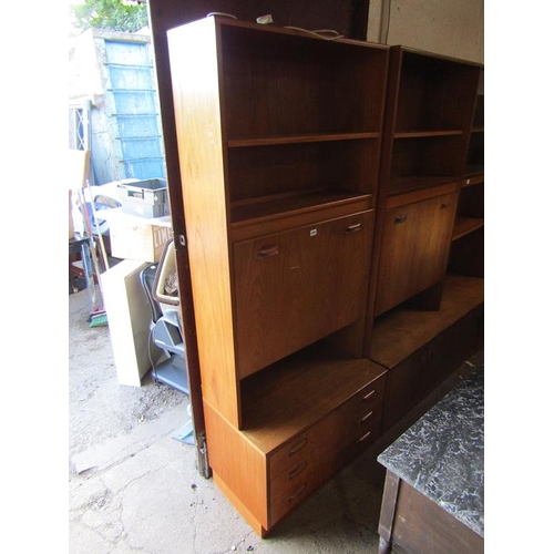 550 - TEAK WALL UNIT