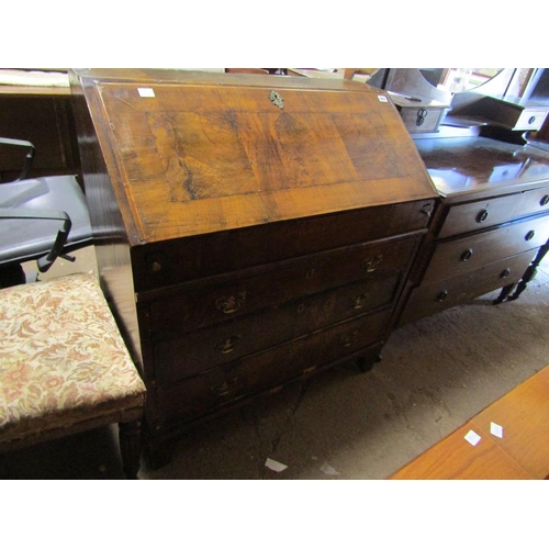 562 - 18c WALNUT BUREAU