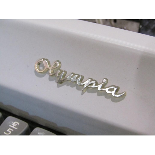 615 - OLYMPIC TYPEWRITER