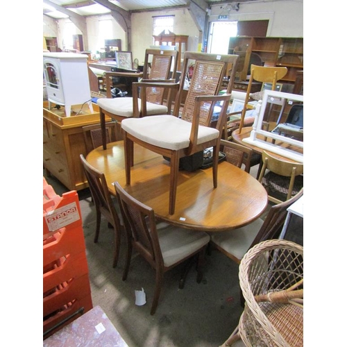 624 - TEAK DINING TABLE AND CHAIRS