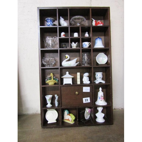 22 - COLLECTION OF PORCELAIN AND GLASS MINIATURES IN CASE