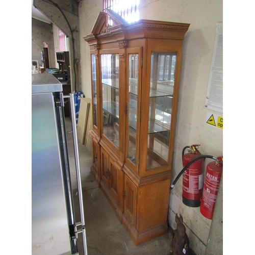 697 - GEORGIAN STYLE DISPLAY CABINET