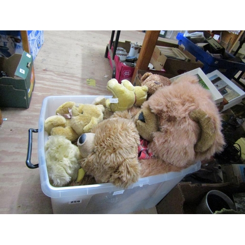 259 - QTY OF TEDDY BEARS