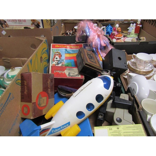 313 - QTY OF CAMERA EQUIPMENT, OLD TOYS, GAMES ETC