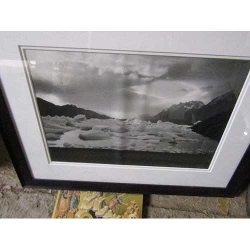 404 - FRAMED PICTURES AND PRINTS