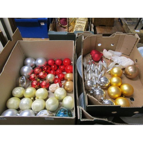 531 - CHRISTMAS BAUBLES