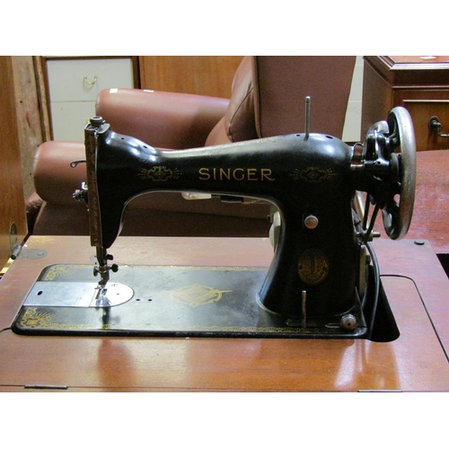 668 - SINGER SEWING MACHINE