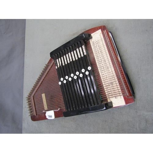 1360 - EARLY 20c AUTO HARP - 52cms W