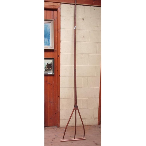 1386 - CONTINENTAL THREE PRONG HAY FORK WITH HANDLE 260cms L