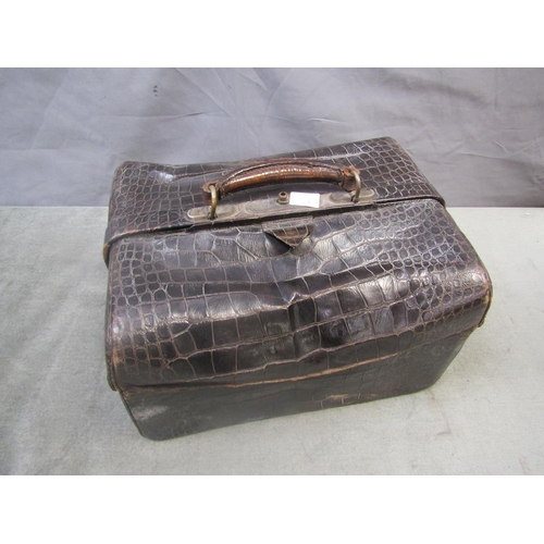 1391 - SUITCASE, WOODEN BOX AND AN ATTACHE CASE