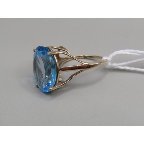 1539 - 9CT GOLD SWISS BLUE TOPAZ RING, SIZE K