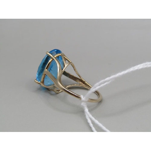 1539 - 9CT GOLD SWISS BLUE TOPAZ RING, SIZE K