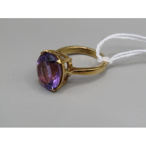 1542 - 18CT GOLD AMETHYST SET RING, SIZE N