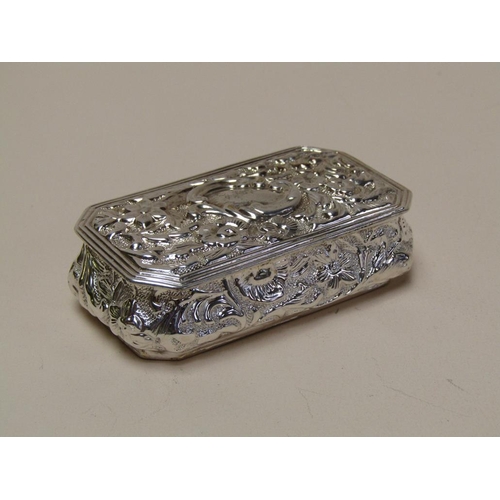 1578 - SILVER EMBOSSED SNUFF BOX