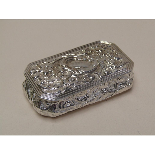 1578 - SILVER EMBOSSED SNUFF BOX