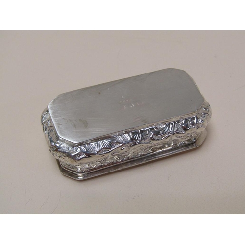 1578 - SILVER EMBOSSED SNUFF BOX