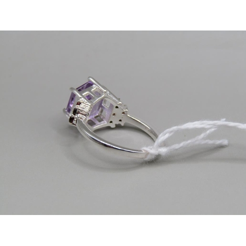 1582 - SILVER AMETHYST AND GARNET RING SIZE N