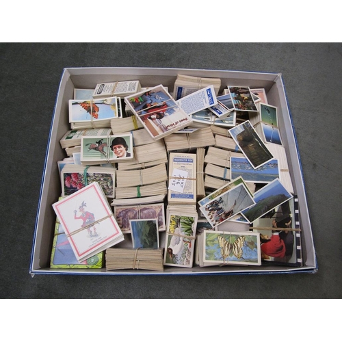 1741 - BOX OF CIGARETTE AND TEA CARDS