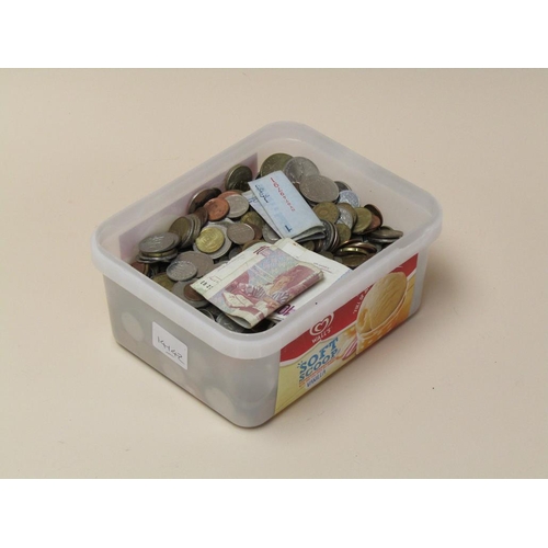 1650 - TUB; MIXED COINS AND BANKNOTES