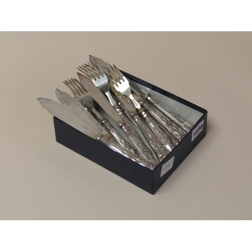 1686 - BOX OF SILVER HANDLED CUTLERY