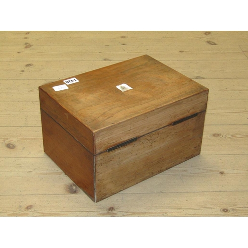 1438 - VICTORIAN FIGURED WALNUT TRAVELLING TOILET BOX WITH FITTED INTERIOR, 31cms W