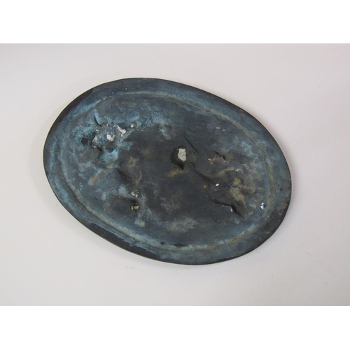 38 - A pair of patinated bronze oval plaques, after the original, two cherubs in the clouds & one cherub ... 