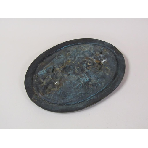 38 - A pair of patinated bronze oval plaques, after the original, two cherubs in the clouds & one cherub ... 