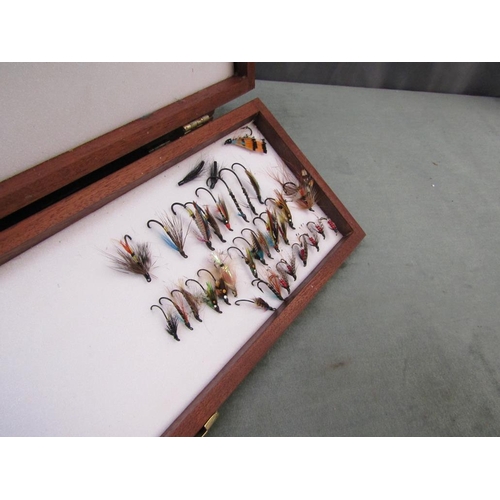 1391 - CASED SET OF FISHING FLIES, CASE 29CM W