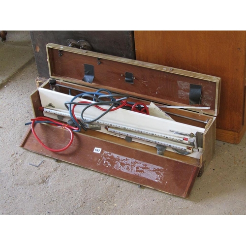 597 - CASED MANOMETER