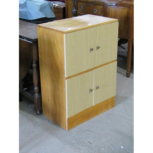 639 - OAK CUPBOARD