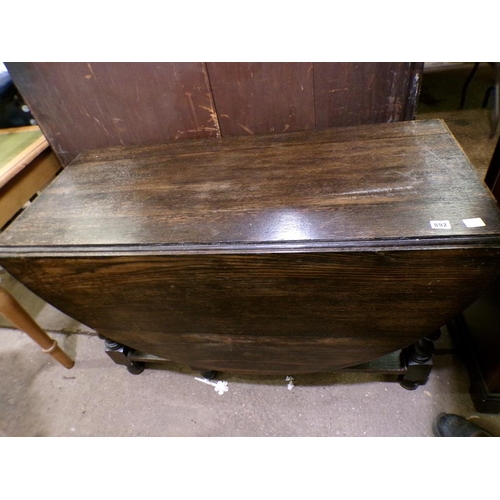 892 - 1930s OAK GATELEG TABLE