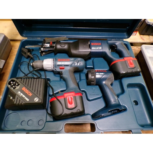 962 - ELECTRIC DRILL SET AND BATTERIES