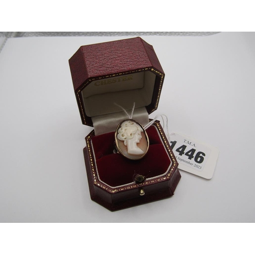 1446 - GOLD CAMEO SET RING SIZE O