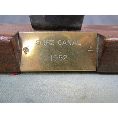 1372 - SUEZ CANAL 1952 PEN STAND