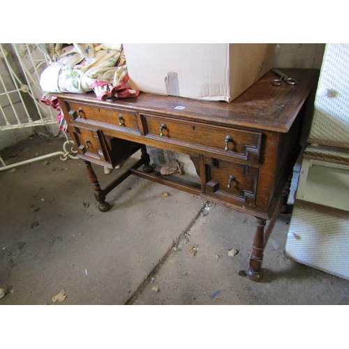 560 - 1930s OAK DESK