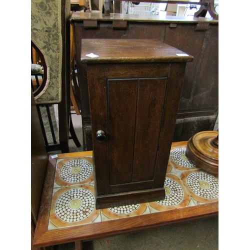 639 - OAK BEDSIDE CUPBOARD