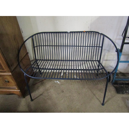 712 - METAL BENCH