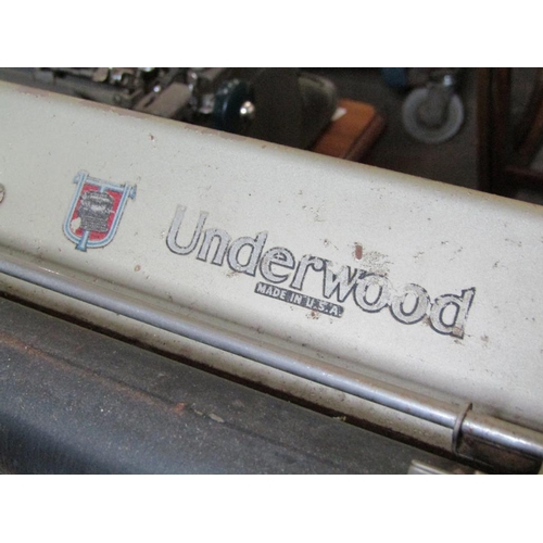 753 - UNDERWOOD VINTAGE TYPEWRITER