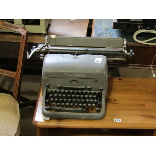 762 - VINTAGE TYPEWRITER