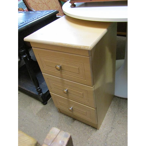 776 - THREE DRAWER CHEST