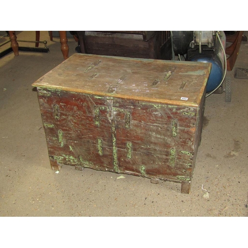 800 - RUSTIC TRUNK