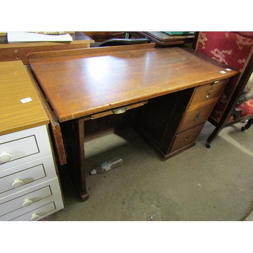 805 - MAHOGANY DESK