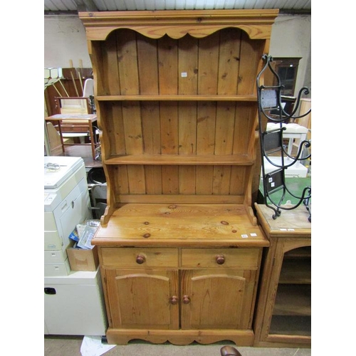 852 - PINE DRESSER