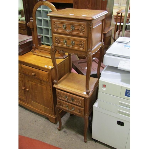 854 - PAIR OF CONTINENTAL OAK BEDSIDE CHESTS