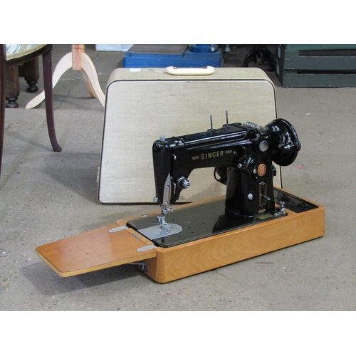 937A - VINTAGE SEWING MACHINE