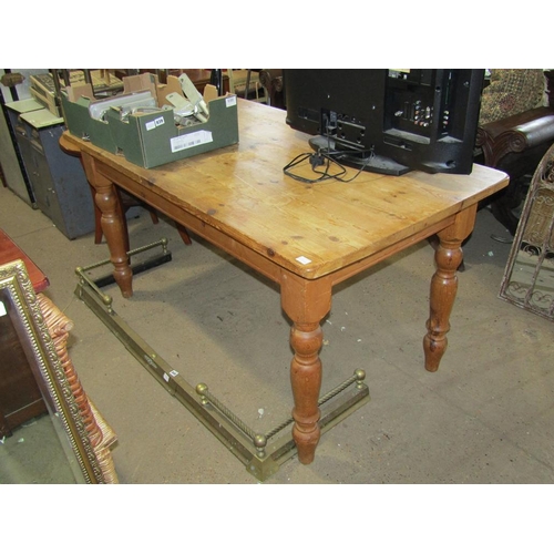 839A - PINE TABLE