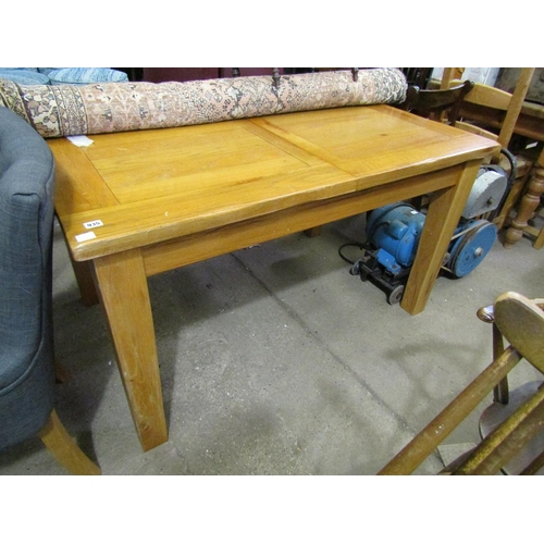 935 - MODERN HEAVY OAK EXTENDING DINING TABLE