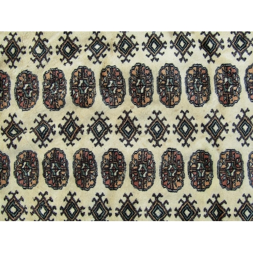 802 - LARGE BEIGE RUG, 430CM X 315CM