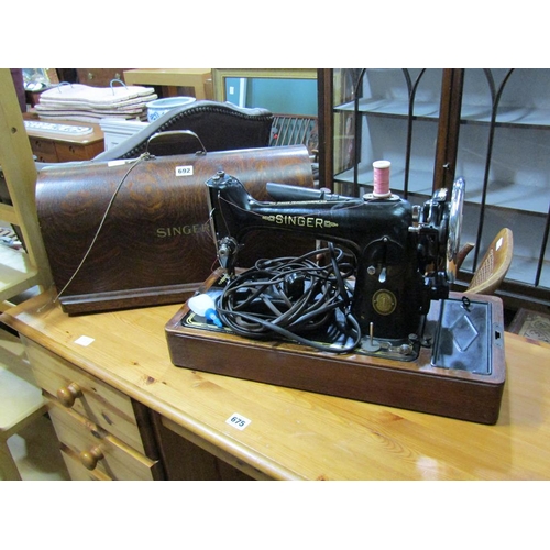 692 - VINTAGE SINGER SEWING MACHINE