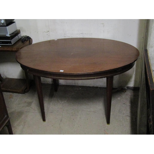 710 - OVAL DINING TABLE